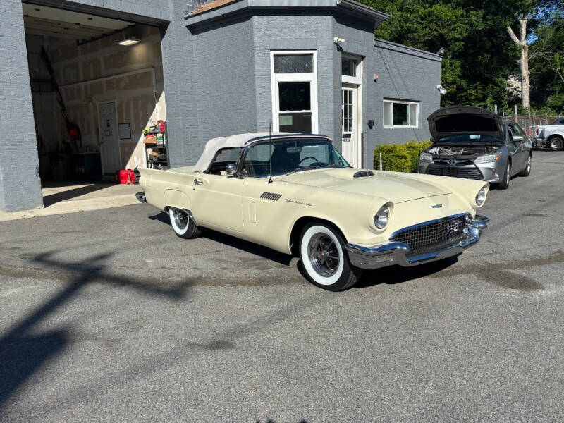 1957 Ford Thunderbird