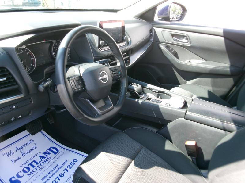 2025 Nissan Rogue SV