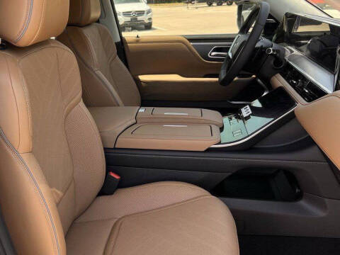 2027 Infiniti QX80 Luxe