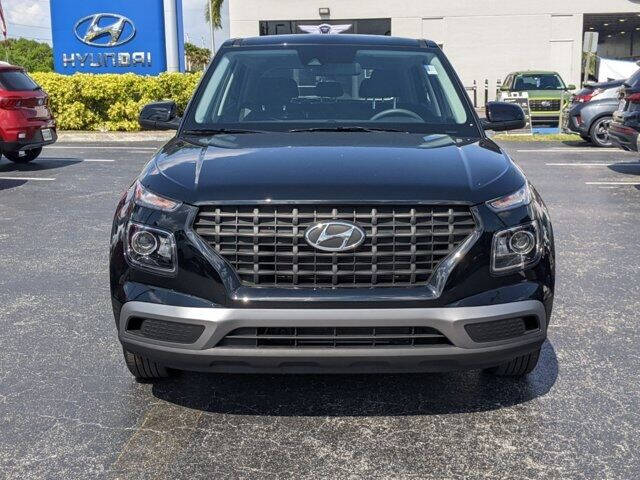 Used 2022 Hyundai Venue SE with VIN KMHRB8A30NU149044 for sale in Miami, FL