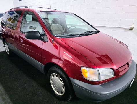 1999 Toyota Sienna LE
