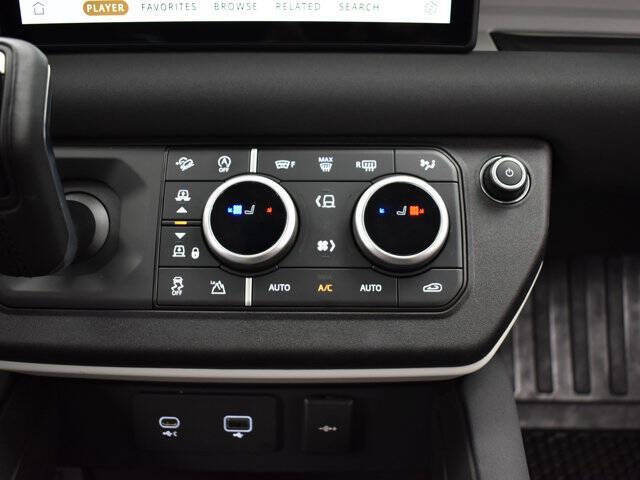 2023 Land Rover Defender 90 SE