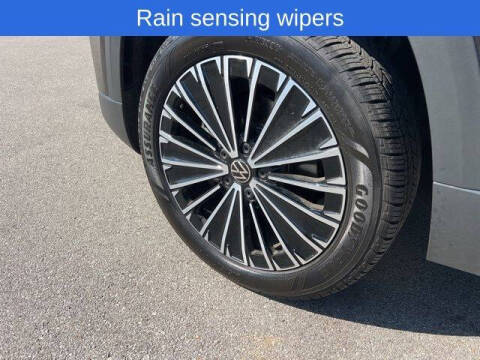 2025 Volkswagen Taos SE