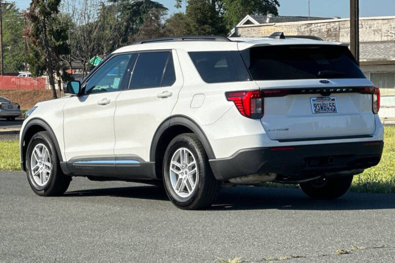 2025 Ford Explorer Active