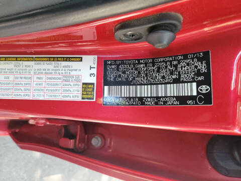 2013 Toyota Prius v Five