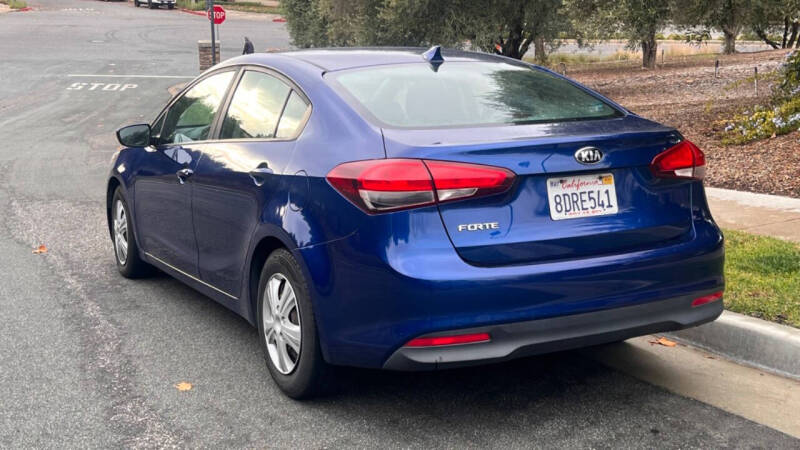 2018 Kia FORTE LX photo 5