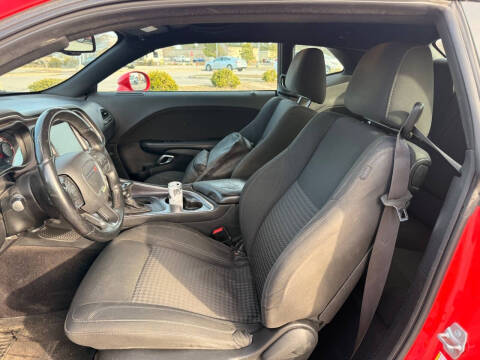2016 Dodge Challenger SXT Plus