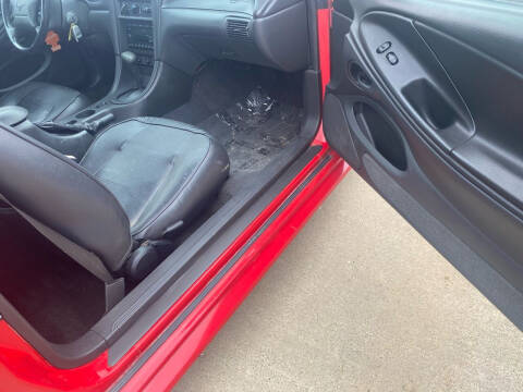 2004 Ford Mustang Deluxe