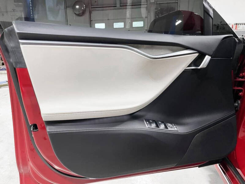 2020 Tesla Model S Performance