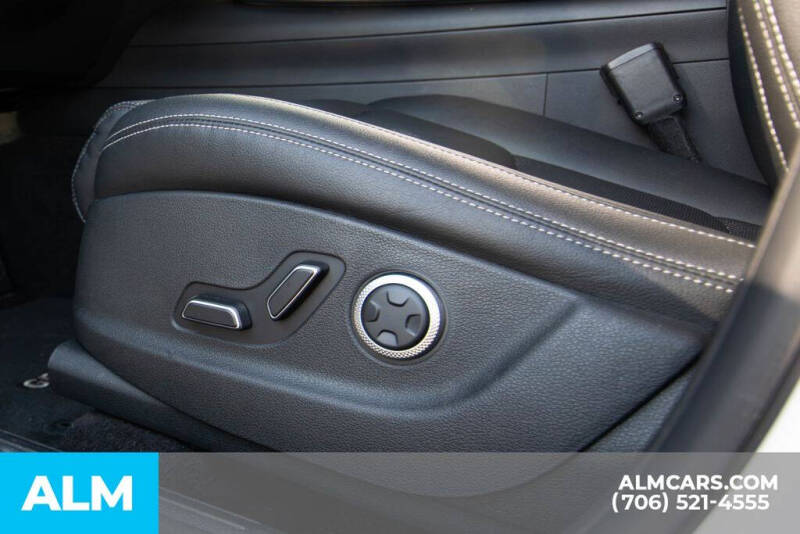 2025 Genesis GV70 2.5T Standard