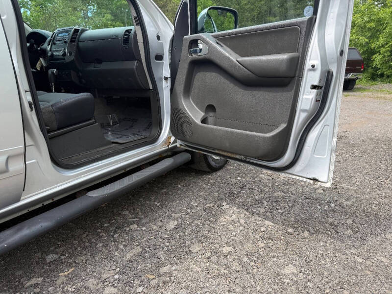 2009 Nissan Frontier LE
