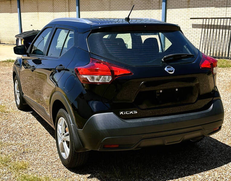 2019 Nissan Kicks S