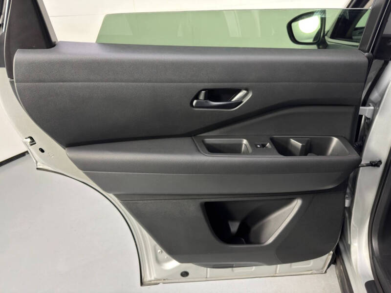 2024 Nissan Pathfinder S