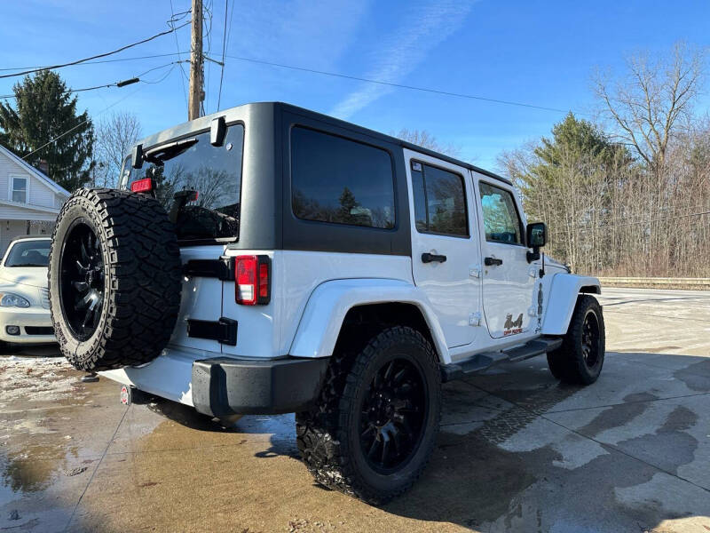 2016 Jeep Wrangler Unlimited Sahara photo 4