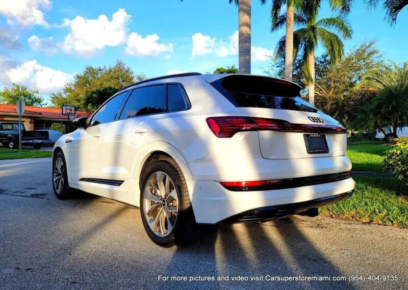 2021 Audi e-tron quattro Premium Plus