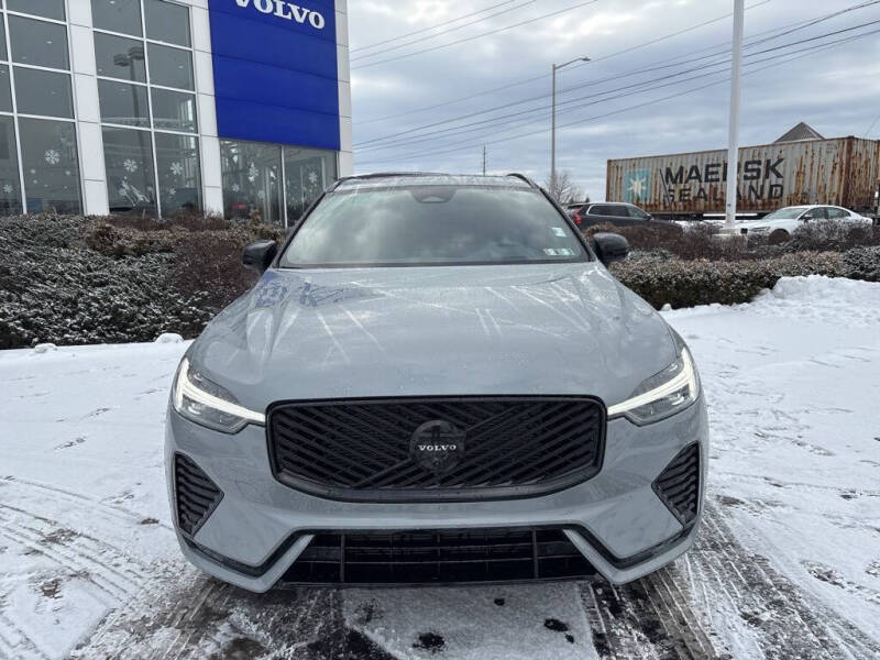 2026 Volvo XC60 B5 Ultra Black Edition