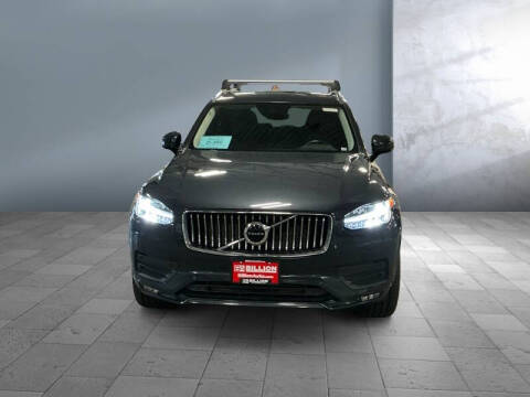 2021 Volvo XC90 T6 Momentum 7-Passenger