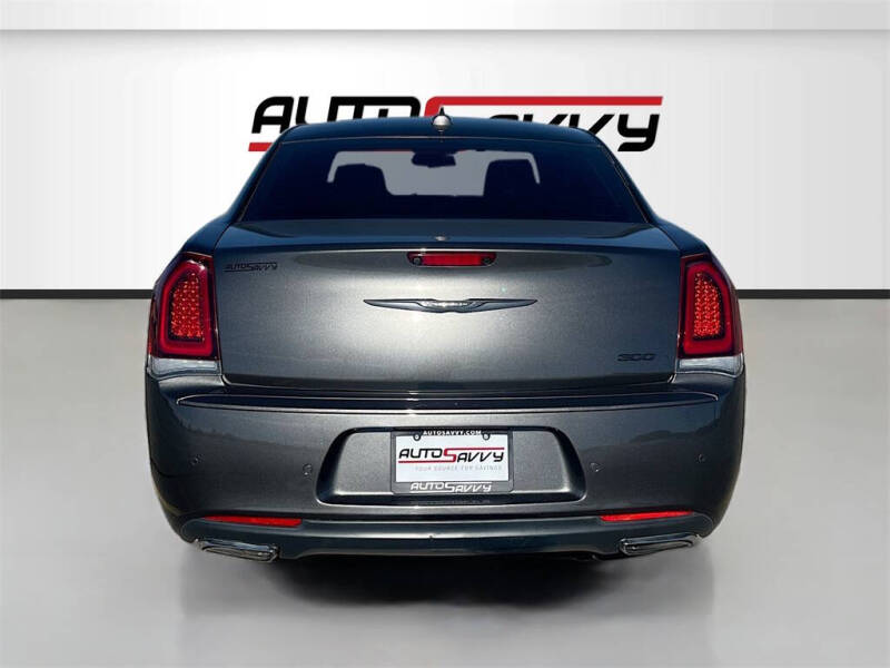 2022 Chrysler 300 Touring L