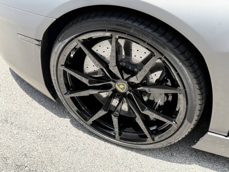 2013 Lamborghini Aventador LP 700-4