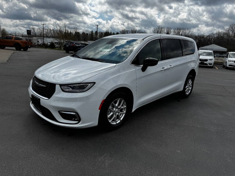2025 Chrysler Pacifica Select