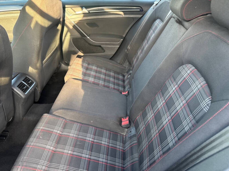 2017 Volkswagen Golf GTI S