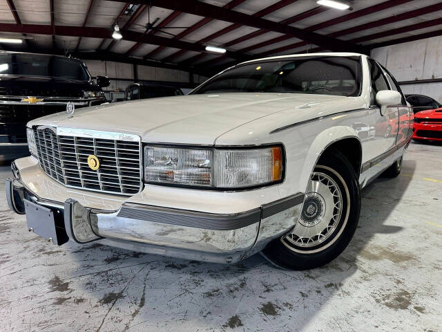 1994 Cadillac Fleetwood for sale at Carnival Car Company in Victoria, TX