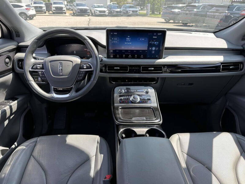 2021 Lincoln Nautilus Reserve