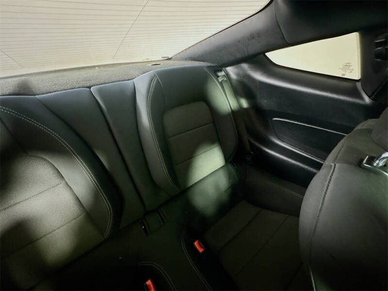 2017 Ford Mustang V6