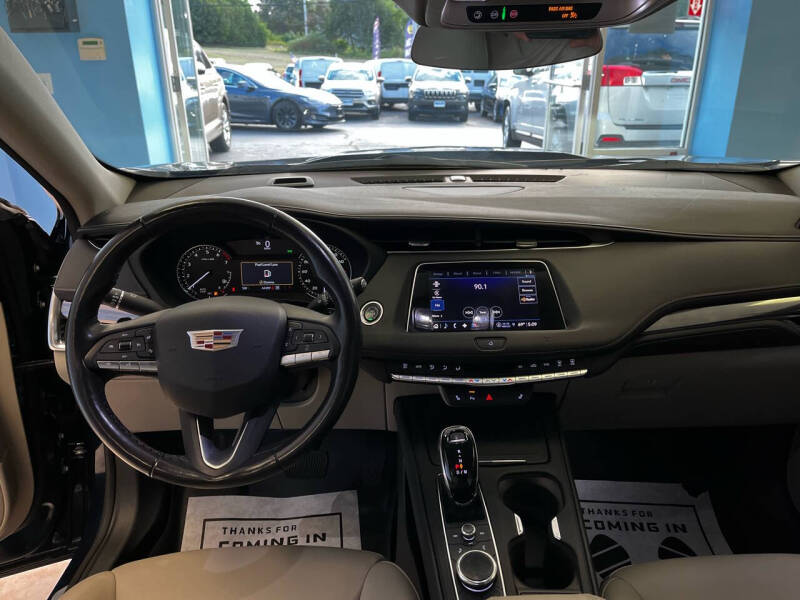 2021 Cadillac XT4 Luxury