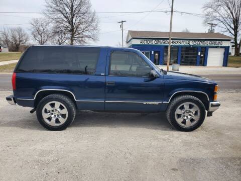 1998 Chevrolet Tahoe for sale at E and E Motors in Paris MO