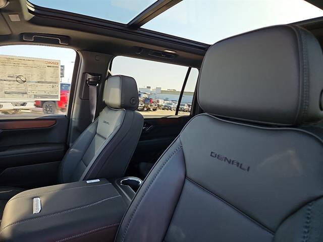 2025 GMC Yukon XL Denali