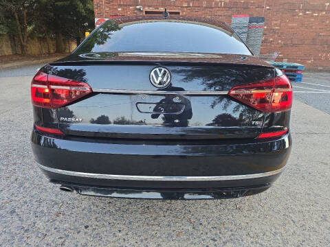 2017 Volkswagen Passat 1.8T R-Line