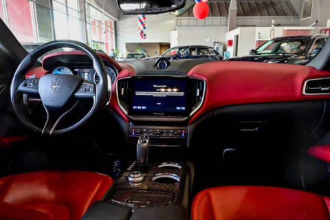 2022 Maserati Ghibli Modena Q4