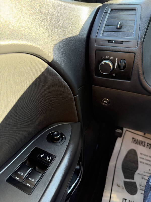 2011 Dodge Challenger SE