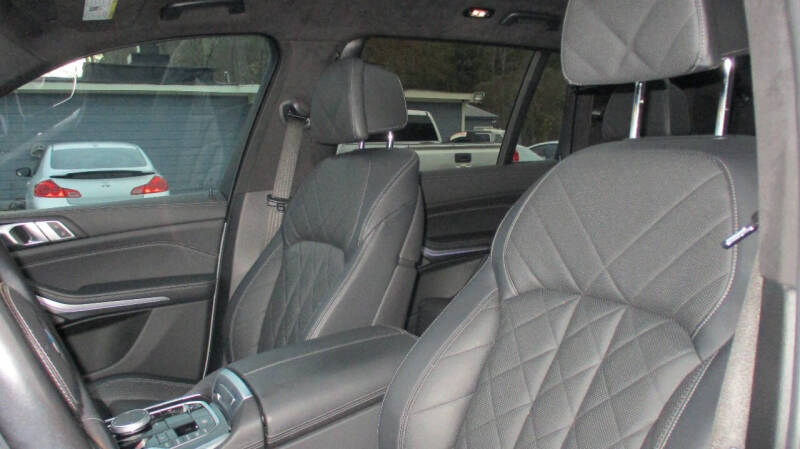 2023 BMW X7 xDrive40i