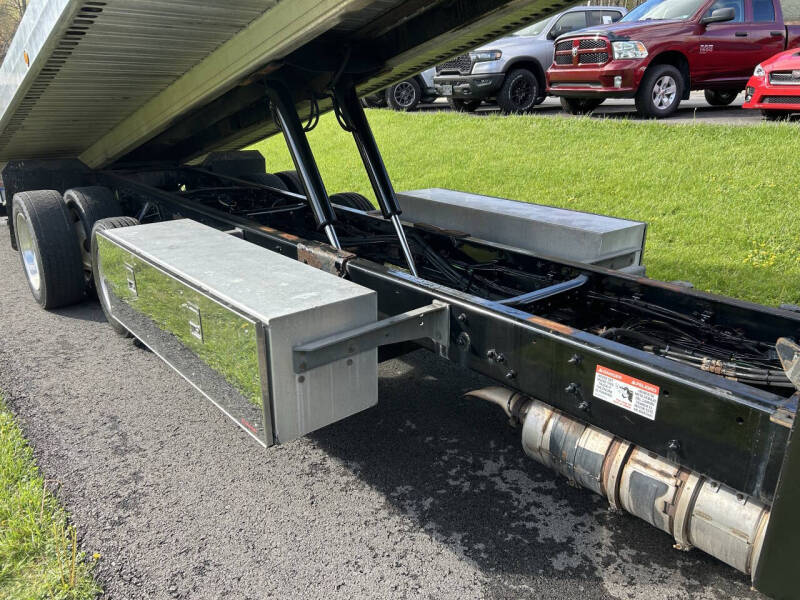 2019 Freightliner Business class M2