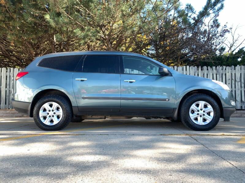 2009 Chevrolet Traverse for sale at SMART DOLLAR AUTO in Milwaukee WI