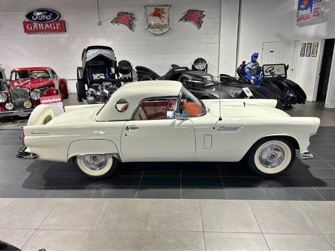 1956 Ford Thunderbird
