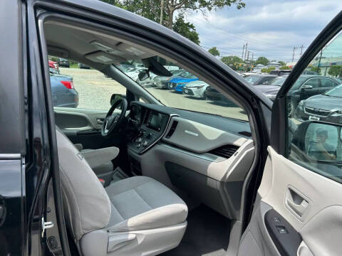 2019 Toyota Sienna L 7-Passenger