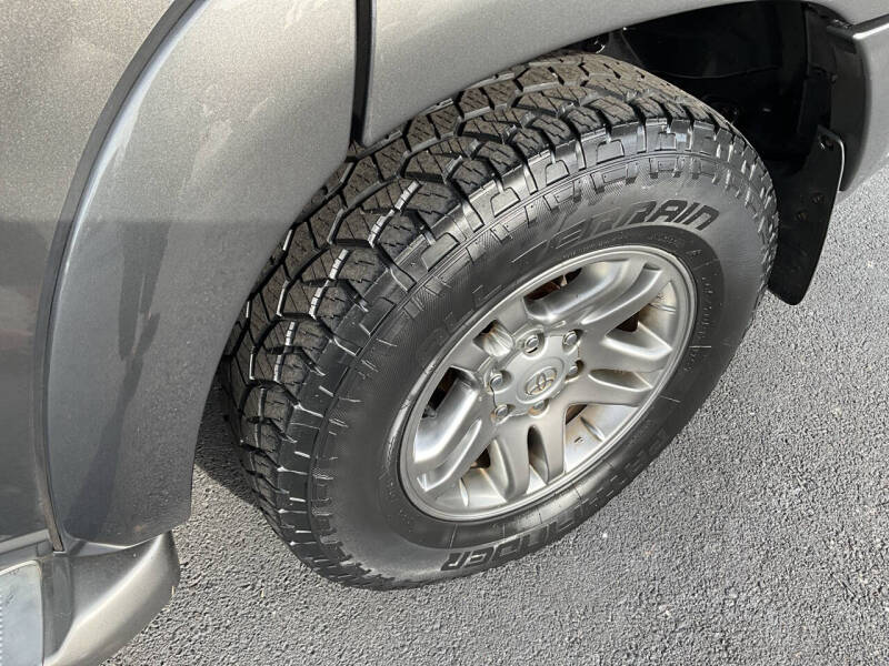 2004 Toyota Sequoia Limited