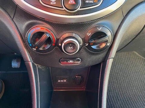 2012 Hyundai Accent GS