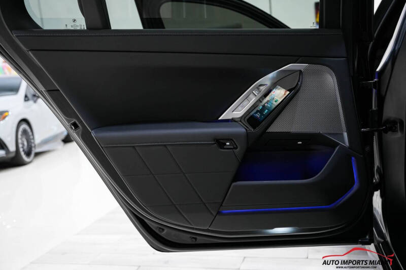 2025 BMW 7 Series 740i