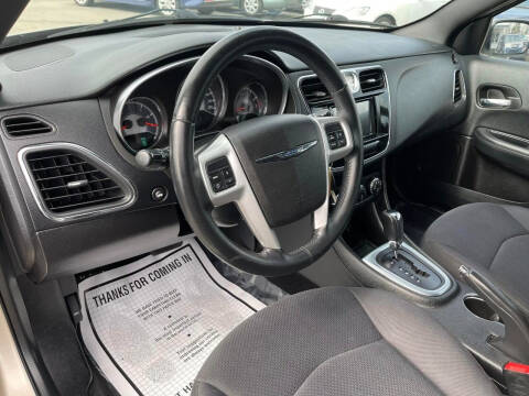 2013 Chrysler 200 Touring