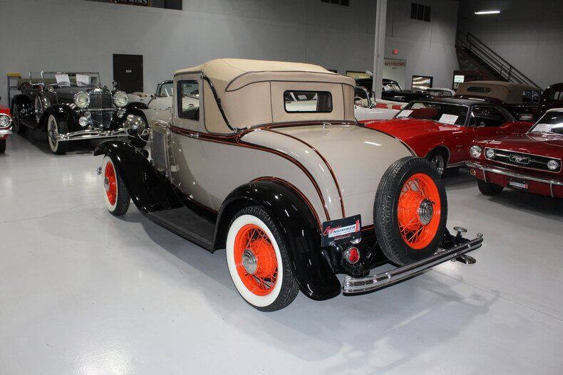 1932 Ford Model 18