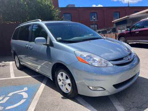 2007 Toyota Sienna for sale at KG MOTORS in West Newton MA