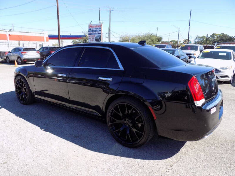 2017 Chrysler 300 C