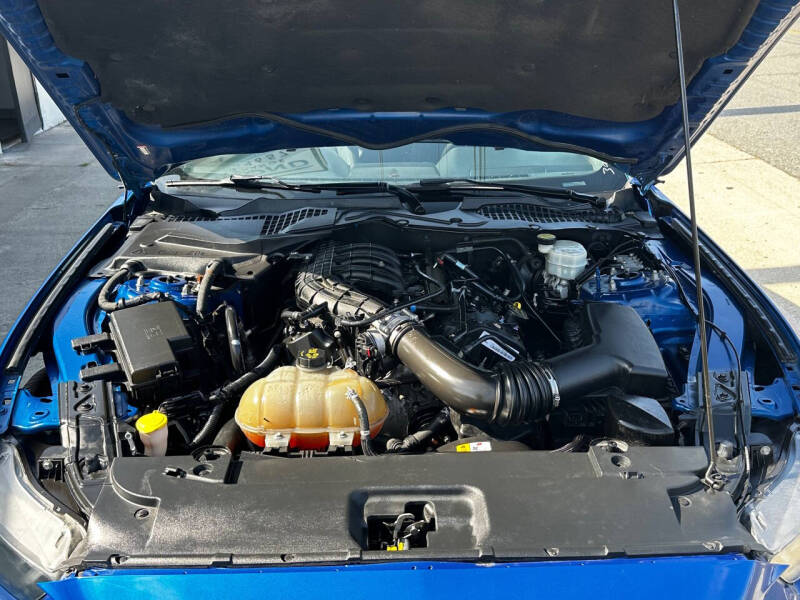2017 Ford Mustang V6