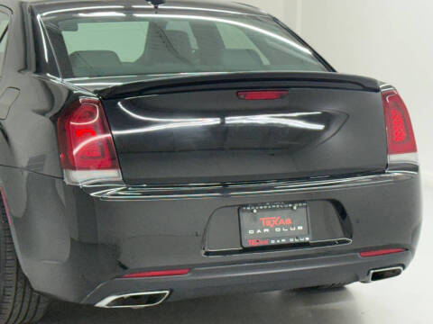 2016 Chrysler 300
