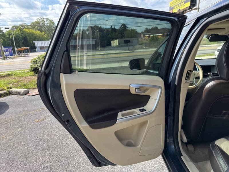 2011 Volvo XC60 3.2 R-Design