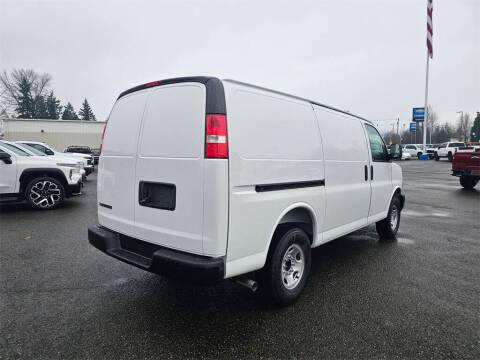 2025 Chevrolet Express 3500